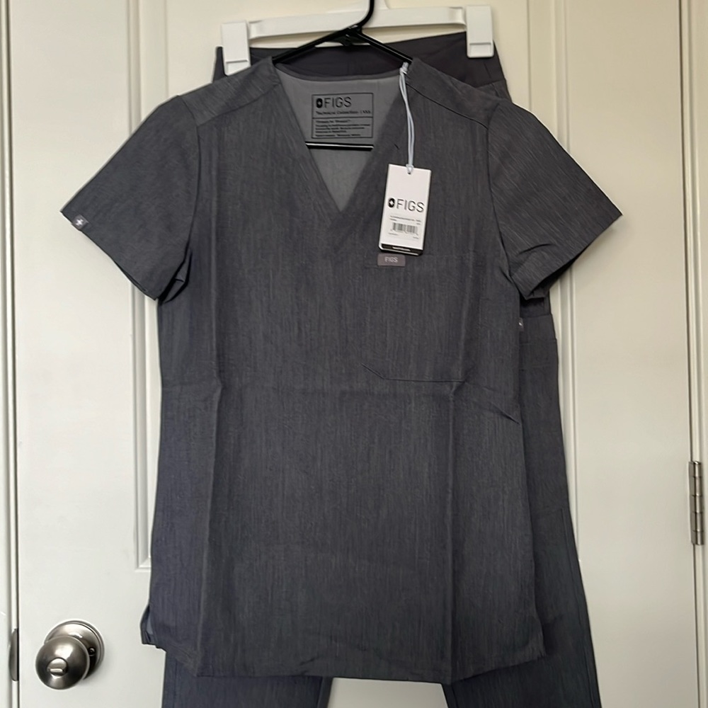 FIGS scrubs set in graphite